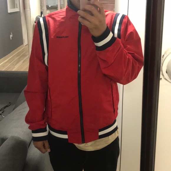 Tommy Hilfiger - Picture 2 of 4